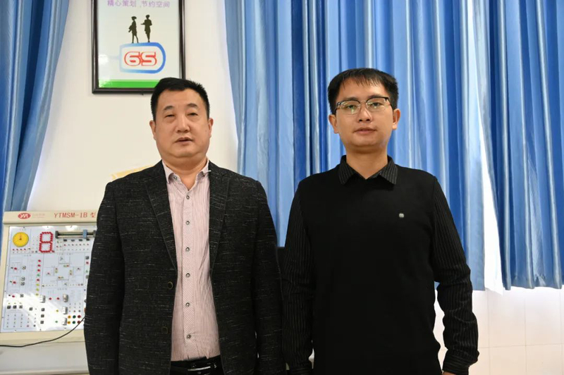 1665385323674033369.jpg 4唐绪伟、钟卫鹏1.jpg